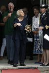 Groesbeek, 12-09-2025 - Hare Koninklijke Hoogheid Prinses Beatrix heropent de gerestaureerde korenmolen De Zuidmolen in Groesbeek. Prinses Beatrix loopt met wandelstok.