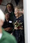 Groesbeek, 12-09-2025 - Hare Koninklijke Hoogheid Prinses Beatrix heropent de gerestaureerde korenmolen De Zuidmolen in Groesbeek. Prinses Beatrix loopt met wandelstok.