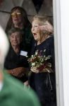 Groesbeek, 12-09-2025 - Hare Koninklijke Hoogheid Prinses Beatrix heropent de gerestaureerde korenmolen De Zuidmolen in Groesbeek. Prinses Beatrix loopt met wandelstok.