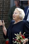 Groesbeek, 12-09-2025 - Hare Koninklijke Hoogheid Prinses Beatrix heropent de gerestaureerde korenmolen De Zuidmolen in Groesbeek. Prinses Beatrix loopt met wandelstok.