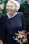Groesbeek, 12-09-2025 - Hare Koninklijke Hoogheid Prinses Beatrix heropent de gerestaureerde korenmolen De Zuidmolen in Groesbeek. Prinses Beatrix loopt met wandelstok.