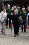 Groesbeek, 12-09-2025 - Hare Koninklijke Hoogheid Prinses Beatrix heropent de gerestaureerde korenmolen De Zuidmolen in Groesbeek. Prinses Beatrix loopt met wandelstok.