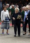 Groesbeek, 12-09-2025 - Hare Koninklijke Hoogheid Prinses Beatrix heropent de gerestaureerde korenmolen De Zuidmolen in Groesbeek. Prinses Beatrix loopt met wandelstok.