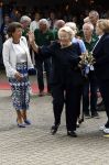Groesbeek, 12-09-2025 - Hare Koninklijke Hoogheid Prinses Beatrix heropent de gerestaureerde korenmolen De Zuidmolen in Groesbeek. Prinses Beatrix loopt met wandelstok.