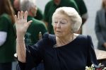 Groesbeek, 12-09-2025 - Hare Koninklijke Hoogheid Prinses Beatrix heropent de gerestaureerde korenmolen De Zuidmolen in Groesbeek. Prinses Beatrix loopt met wandelstok.