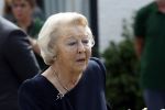 Groesbeek, 12-09-2025 - Hare Koninklijke Hoogheid Prinses Beatrix heropent de gerestaureerde korenmolen De Zuidmolen in Groesbeek. Prinses Beatrix loopt met wandelstok.