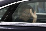 Groesbeek, 12-09-2025 - Hare Koninklijke Hoogheid Prinses Beatrix heropent de gerestaureerde korenmolen De Zuidmolen in Groesbeek. Prinses Beatrix loopt met wandelstok.