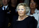 Groesbeek, 12-09-2025 - Hare Koninklijke Hoogheid Prinses Beatrix heropent de gerestaureerde korenmolen De Zuidmolen in Groesbeek. Prinses Beatrix loopt met wandelstok.
