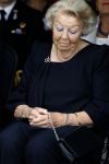 Groesbeek, 12-09-2025 - Hare Koninklijke Hoogheid Prinses Beatrix heropent de gerestaureerde korenmolen De Zuidmolen in Groesbeek. Prinses Beatrix loopt met wandelstok.