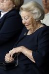 Groesbeek, 12-09-2025 - Hare Koninklijke Hoogheid Prinses Beatrix heropent de gerestaureerde korenmolen De Zuidmolen in Groesbeek. Prinses Beatrix loopt met wandelstok.