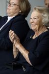 Groesbeek, 12-09-2025 - Hare Koninklijke Hoogheid Prinses Beatrix heropent de gerestaureerde korenmolen De Zuidmolen in Groesbeek. Prinses Beatrix loopt met wandelstok.