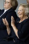 Groesbeek, 12-09-2025 - Hare Koninklijke Hoogheid Prinses Beatrix heropent de gerestaureerde korenmolen De Zuidmolen in Groesbeek. Prinses Beatrix loopt met wandelstok.