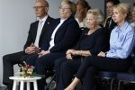 Groesbeek, 12-09-2025 - Hare Koninklijke Hoogheid Prinses Beatrix heropent de gerestaureerde korenmolen De Zuidmolen in Groesbeek. Prinses Beatrix loopt met wandelstok.