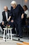 Groesbeek, 12-09-2025 - Hare Koninklijke Hoogheid Prinses Beatrix heropent de gerestaureerde korenmolen De Zuidmolen in Groesbeek. Prinses Beatrix loopt met wandelstok.