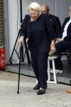Groesbeek, 12-09-2025 - Hare Koninklijke Hoogheid Prinses Beatrix heropent de gerestaureerde korenmolen De Zuidmolen in Groesbeek. Prinses Beatrix loopt met wandelstok.