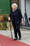 Groesbeek, 12-09-2025 - Hare Koninklijke Hoogheid Prinses Beatrix heropent de gerestaureerde korenmolen De Zuidmolen in Groesbeek. Prinses Beatrix loopt met wandelstok.