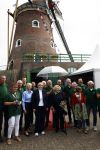 Groesbeek, 12-09-2025 - Hare Koninklijke Hoogheid Prinses Beatrix heropent de gerestaureerde korenmolen De Zuidmolen in Groesbeek. Prinses Beatrix loopt met wandelstok.