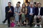 Amsterdam 18 september 2025
Prinses Eloise organiseert samen met Attire Amsterdam en My Lima Lima een modeshow . Haar ouders, Prins Constantijn en moeder Prinses Laurentien zijn natuurlijk aanwezig .