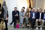 Amsterdam 18 september 2025
Prinses Eloise organiseert samen met Attire Amsterdam en My Lima Lima een modeshow . Haar ouders, Prins Constantijn en moeder Prinses Laurentien zijn natuurlijk aanwezig .