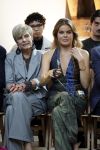 Amsterdam 18 september 2025
Prinses Eloise organiseert samen met Attire Amsterdam en My Lima Lima een modeshow . Haar ouders, Prins Constantijn en moeder Prinses Laurentien zijn natuurlijk aanwezig .