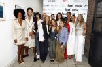 Amsterdam 18 september 2025
Prinses Eloise organiseert samen met Attire Amsterdam en My Lima Lima een modeshow . Haar ouders, Prins Constantijn en moeder Prinses Laurentien zijn natuurlijk aanwezig . Prinses Eloise met alle modellen