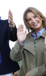 Amsterdam 24 augustus 202
Prins Maurits en Prinses MarilÃ¨ne hebben drie kinderen: Anna (geboren in 2001), Lucas (geboren in 2002), en Felicia (geboren in 2005). Hun volledige achternaam is Van Lippe-Biesterfeld van Vollenhoven . Prins Maurits neemt met zijn gezin de Vlootschouw af tijdens de laatste dag van Sail. Ze varen met de Groene Draeck.