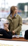 Amsterdam 24 augustus 202
Prins Maurits en Prinses MarilÃ¨ne hebben drie kinderen: Anna (geboren in 2001), Lucas (geboren in 2002), en Felicia (geboren in 2005). Hun volledige achternaam is Van Lippe-Biesterfeld van Vollenhoven . Prins Maurits neemt met zijn gezin de Vlootschouw af tijdens de laatste dag van Sail. Ze varen met de Groene Draeck.