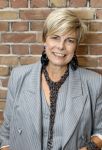 Amsterdam 18 september 2025
Prinses Eloise organiseert samen met Attire Amsterdam en My Lima Lima een modeshow . Haar ouders, Prins Constantijn en moeder Prinses Laurentien zijn natuurlijk aanwezig .