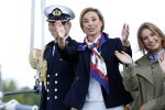 Amsterdam 24 augustus 202
Prins Maurits en Prinses MarilÃ¨ne hebben drie kinderen: Anna (geboren in 2001), Lucas (geboren in 2002), en Felicia (geboren in 2005). Hun volledige achternaam is Van Lippe-Biesterfeld van Vollenhoven . Prins Maurits neemt met zijn gezin de Vlootschouw af tijdens de laatste dag van Sail. Ze varen met de Groene Draeck.