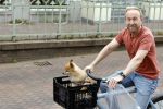 Haarlem 31 augustus 2025
Raymond Mens met hondje op de fiets in het centrum van Haarlem .