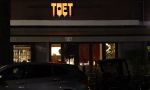 Amsterdam 11 september 2025
Linda de Mol Jeroen Rietbergen Noa Vahle Julian Vahle en zijn vriendin Chelsea Weimar zijn gezellig uitetetn in de nieuwe Hotspot van Amsterdam Restaurant Toet . Ook Ruud Gullit en zijn vriendin Karin de Rooij waren aanwezig .