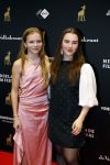 Utrecht 26 september 2025
Premiere voor de meisjes tijdens openingsavond Filmdagen Utrecht 2025 in de stadsschouwburg .  Rosa v Leeuwen en Frederique v Baarsen