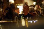 Amsterdam 11 september 2025
Linda de Mol Jeroen Rietbergen Noa Vahle Julian Vahle en zijn vriendin Chelsea Weimar zijn gezellig uitetetn in de nieuwe Hotspot van Amsterdam Restaurant Toet . Ook Ruud Gullit en zijn vriendin Karin de Rooij waren aanwezig .