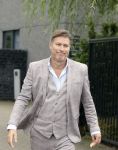 Rotterdam 20 september 2025
Crematie Gerard Cox bij crematorium de Hoeksche Waard. Sander de Kramer met partner