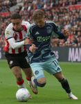 Eindhoven, 21 September 2025
PSV-AJAX, Eindstand 2-2
Kompetitie seizoen 2025-2026
Sergino Dest met Mika Godts