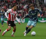 Eindhoven, 21 September 2025
PSV-AJAX, Eindstand 2-2
Kompetitie seizoen 2025-2026
Sergino Dest met Mika Godts