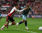 Eindhoven, 21 September 2025
PSV-AJAX, Eindstand 2-2
Kompetitie seizoen 2025-2026
Sergino Dest met Mika Godts