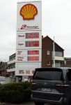 Bocholt 18 september 2025
Shell benzinestation in Duitsland . Kijk even naar de literprijs