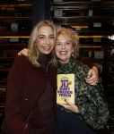 Amsterdam 26 september 2025
Boekpresentatie Simone v d Ende in restaurant Rijks . Chantal Janzen ontvangt het eerste boek . Shelly Sterk en Simone v d Ende