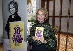 Amsterdam 26 september 2025
Boekpresentatie Simone v d Ende in restaurant Rijks . Chantal Janzen ontvangt het eerste boek .