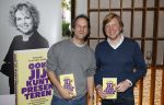Amsterdam 26 september 2025
Boekpresentatie Simone v d Ende in restaurant Rijks . Chantal Janzen ontvangt het eerste boek . Victor Mids en Oscar Verpoort