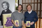 Amsterdam 26 september 2025
Boekpresentatie Simone v d Ende in restaurant Rijks . Chantal Janzen ontvangt het eerste boek . Victor Mids en Oscar Verpoort