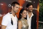 Amsterdam 26 augustus 2025
Premiere over de Grens in het vondelpark . De cast bestaat uit Manuel Broekman Jasmine Sendar Nienke Plas Vincent Banic en Elisabeth Puglia.
