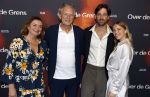 Amsterdam 26 augustus 2025
Premiere over de Grens in het vondelpark . De cast bestaat uit Manuel Broekman Jasmine Sendar Nienke Plas Vincent Banic en Elisabeth Puglia. Vincent Banic met vriendin en .....
