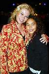Amersfoort 12 oktober 2003

Premiere zeg ns Aa in de flint

Antje Monteiro met dochter

© Copyright: Fotopersbureau Peter Smulders BV