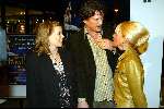 Amersfoort 12 oktober 2003

Premiere zeg ns Aa in de flint
Bas Westerweelmet  Babette v Veen en marloes flitsma met dochter
Peter Smulders bv