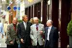 Amsterdam 2 oktober 2003

Bennie Meier Carel Voordewind en Cees Noomen op PC


© Copyright: Fotopersbureau Peter Smulders BV