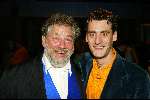 Amersfoort 12 oktober 2003

Premiere zeg ns Aa in de flint

Chiem v Houweninge met zoon

© Copyright: Fotopersbureau Peter Smulders BV