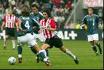 Eindhoven 26 Oktober 2003
PSV-AJAX, eindstand 2-2

Escude en Galasek in duel met John de jong

© Copyright: Fotopersbureau Peter Smulders BV