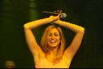 Den Haag 21 maart 2003
Modeshow voor warchild in den haag
Do zangeres tijdens een optreden